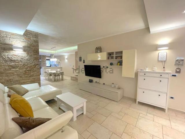 Appartamento in vendita di 130 m² in Via Roma, 20