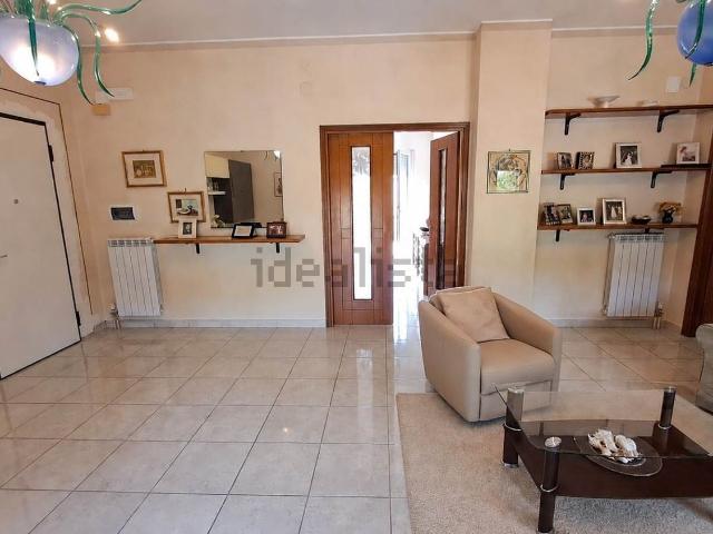 Appartamento in vendita di 130 m² in Via Raffaele Cantarella, 9