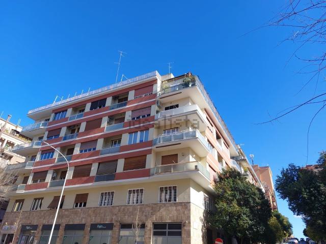 Appartamento in vendita di 130 m² in Via Raffaello Giovagnoli, 26