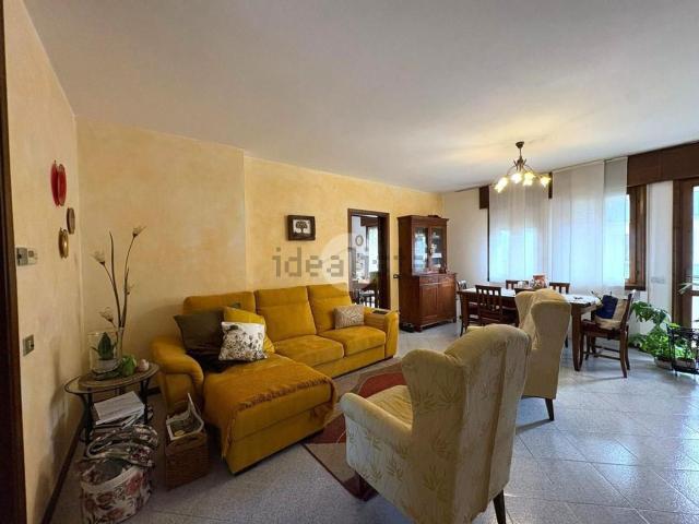 Appartamento in vendita di 130 m² in Via Recanati, 22