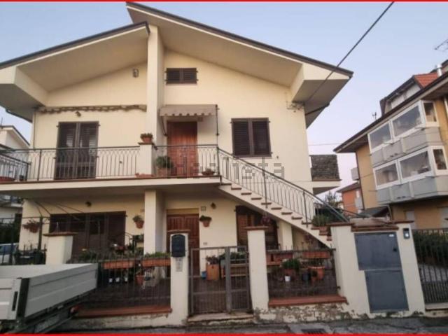 Appartamento in vendita di 119 m² in Via Ruderi Romani