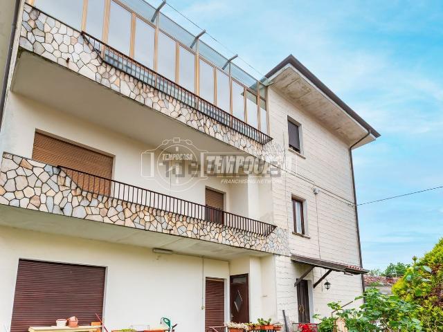 Appartamento in vendita di 130 m² in Via Taravellera