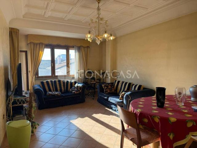 Appartamento in vendita di 130 m² in Via Trento, 45