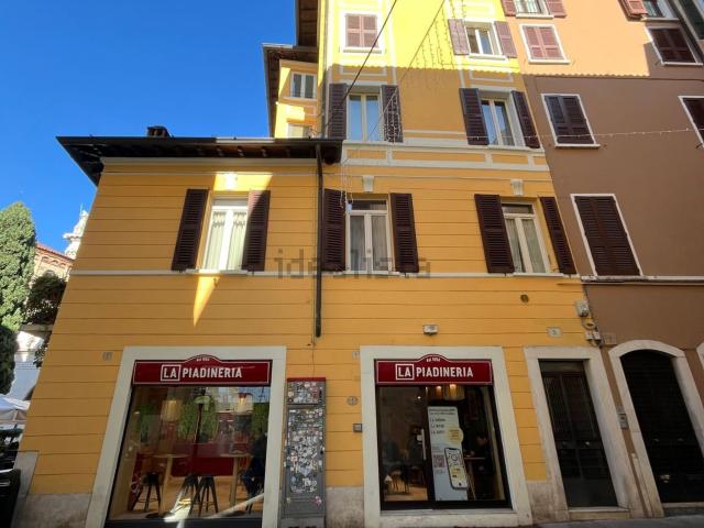 Appartamento in vendita di 130 m² in Via Trieste, 5