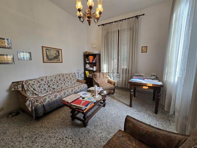 Appartamento in vendita di 130 m² in Via Umberto Crocetta, 38