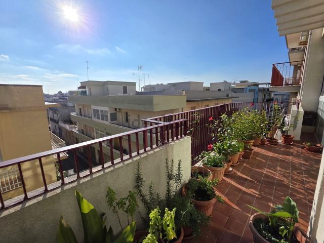 Appartamento in vendita di 130 m² in Via Umberto Giordano, 16