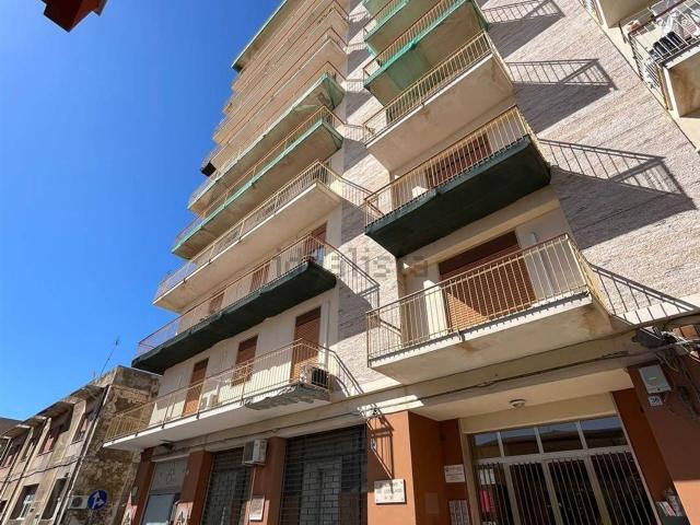 Appartamento in vendita di 130 m² in Via Ugo Lago, 36