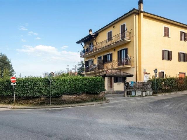 Appartamento in vendita di 130 m² in Via Valle Raina