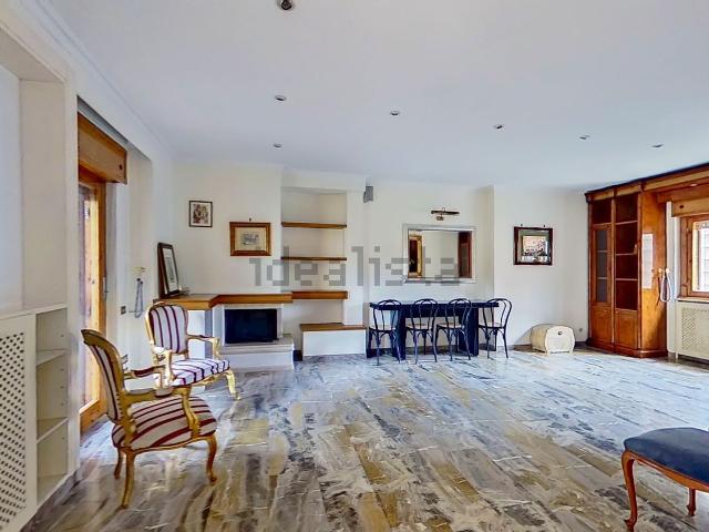 Appartamento in vendita di 130 m² in Via Vestone, 9