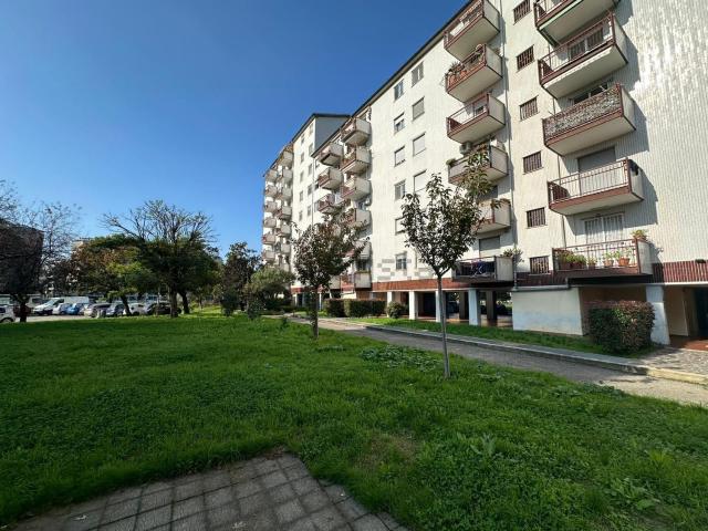 Appartamento in vendita di 130 m² in Via Viterbo, 47