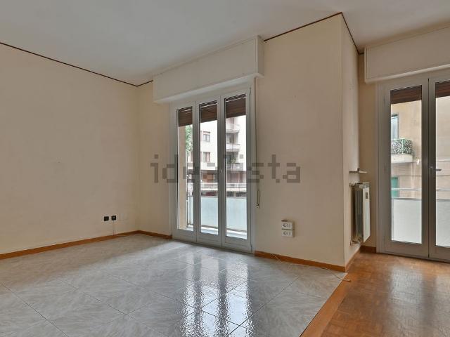 Appartamento in vendita di 130 m² in Via Vittorio Alfieri