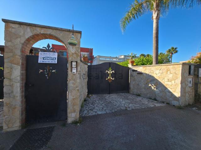 Appartamento in vendita di 130 m² in Via Vittorio Emanuele III