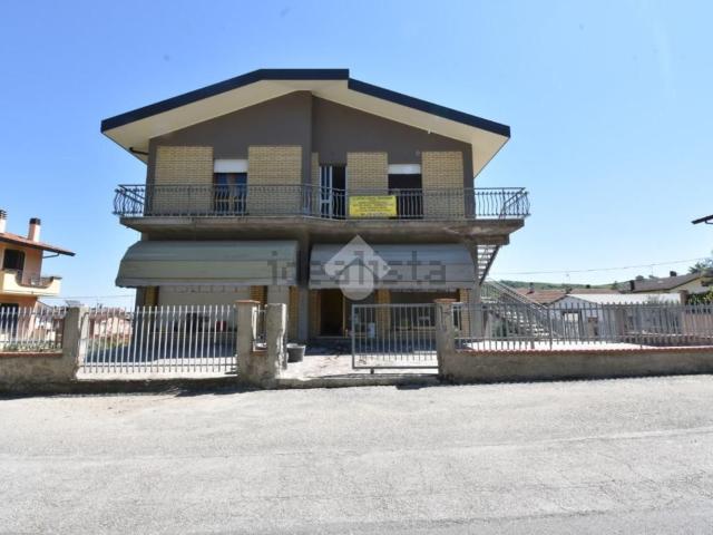 Appartamento in vendita di 130 m² in Via Vittorio Veneto, 12