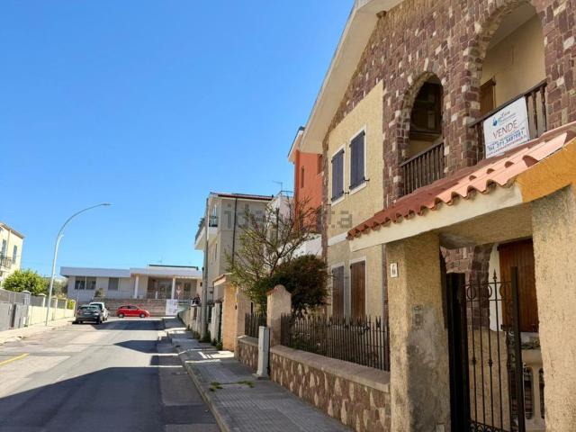 Appartamento in vendita di 130 m² in Via villafranca del panades, 10