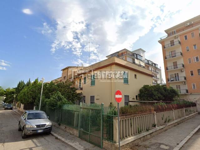 Appartamento in vendita di 130 m² in Via Vincenzo Cuoco