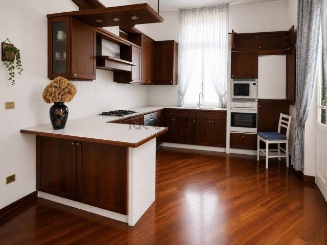 Appartamento in vendita di 130 m² in Via Virginio Arzani