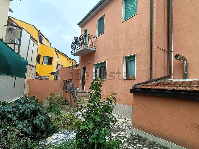 Appartamento in vendita di 130 m² in Via XXIV Maggio, 6