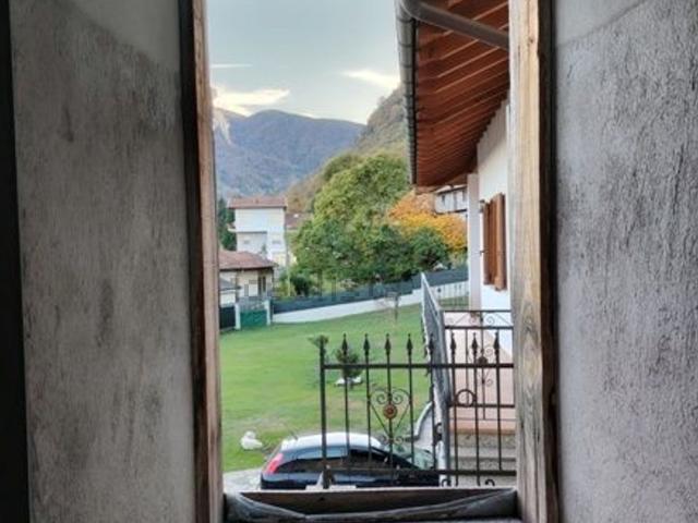 Appartamento in vendita di 130 m² in Via Zanella