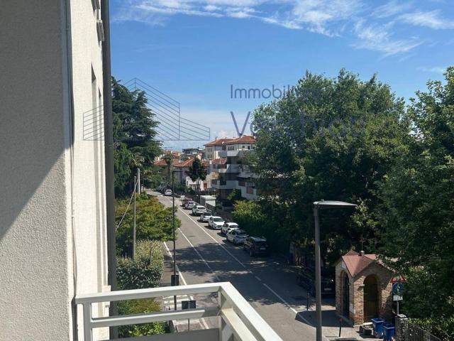 Appartamento in vendita di 130 m² in Via Zermanese, 76