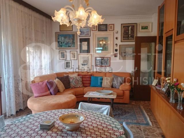 Appartamento in vendita di 130 m² in Viale Tirreno