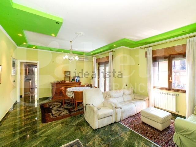 Appartamento in vendita di 130 m² in Viale Tor Marancia, 60
