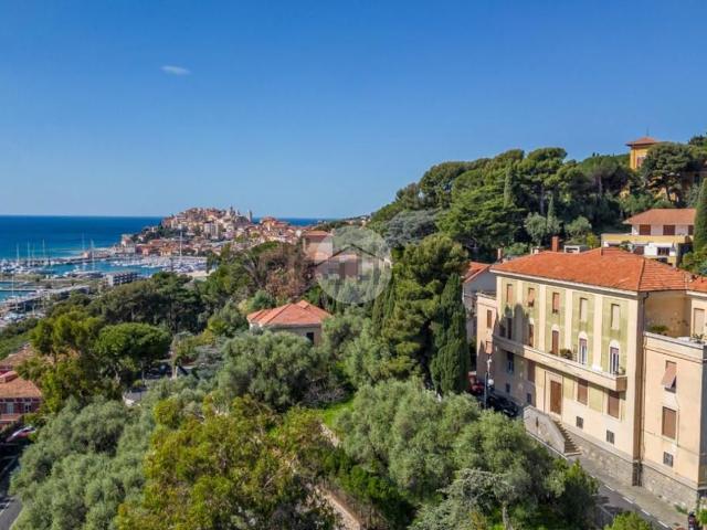 Appartamento in vendita di 130 m² in Viale Vittorio Veneto, 6