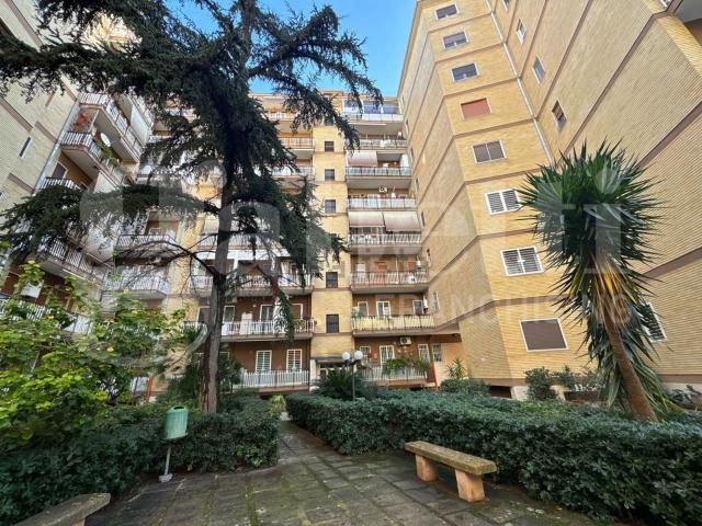 Appartamento in vendita di 130 m² in Viale de Laurentis Luigi