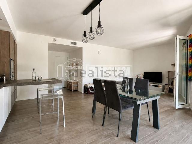 Appartamento in vendita di 130 m² in Viale Ernesto Pirovano, 6