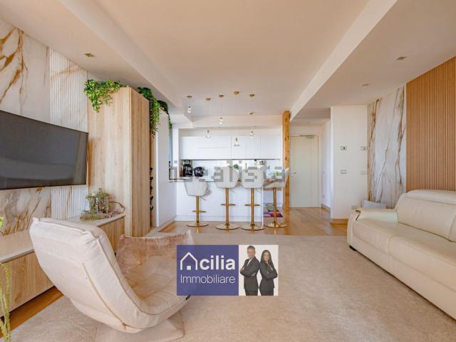 Appartamento in vendita di 130 m² in Viale Giorgio Ribotta, 21