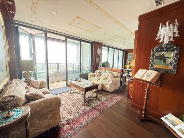 Appartamento in vendita di 130 m² in Viale Giorgio Ribotta