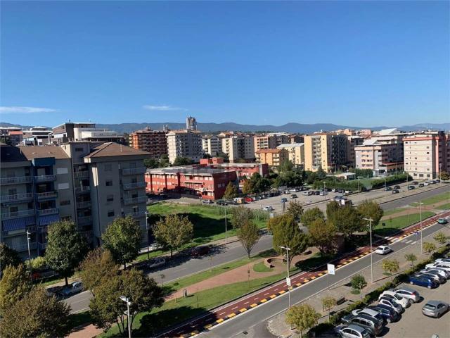 Appartamento in vendita di 130 m² in Viale Giacomo Mancini, 200