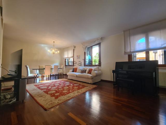 Appartamento in vendita di 130 m² in Viale IV Novembre
