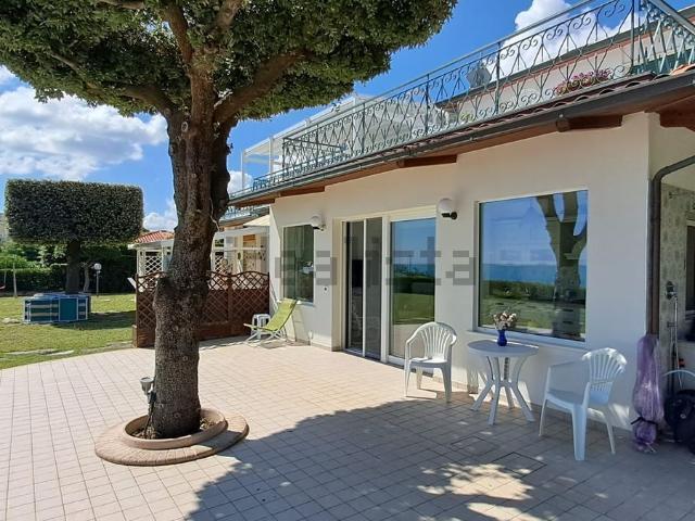 Appartamento in vendita di 130 m² in Viale Mare Verde, 46