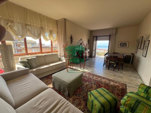 Appartamento in vendita di 130 m² in Viale Michelangelo Buonarroti, 263