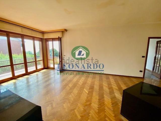 Appartamento in vendita di 130 m² in Viale Papa Giovanni XXIII