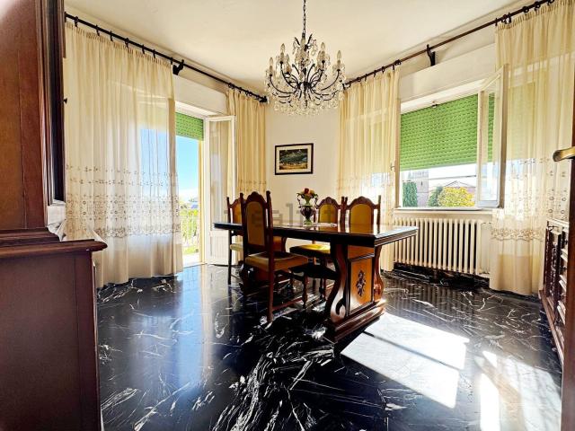 Appartamento in vendita di 130 m² in Viale Santa M. Ligure, 4