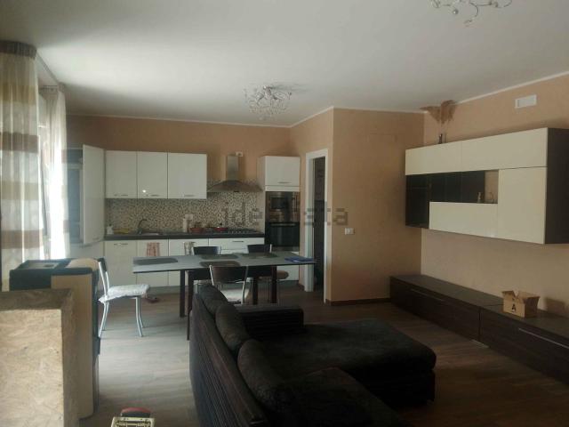 Appartamento in vendita di 130 m² in Viale Sicilia, 2