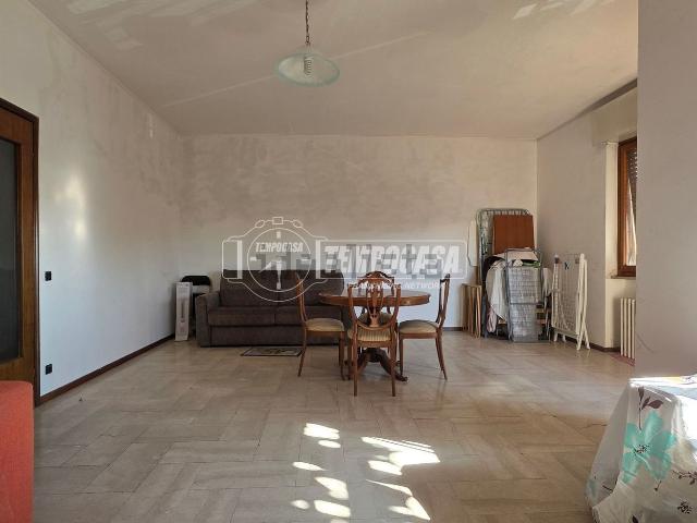 Appartamento in vendita di 130 m² in Borgo Palazzo, 142
