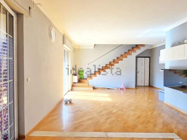 Appartamento in vendita di 130 m² in Circonvallazione Giovanni Falcone