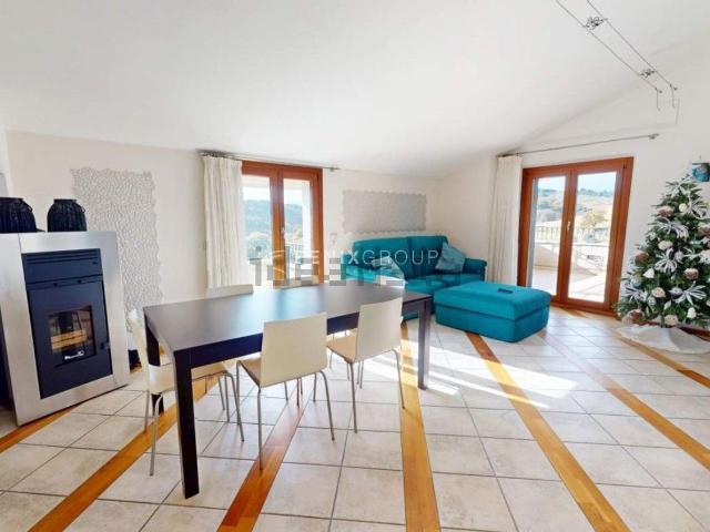 Appartamento in vendita di 130 m² in Contrada San Francesco, 57