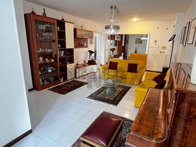 Appartamento in vendita di 130 m² in Corso Umberto I, 450
