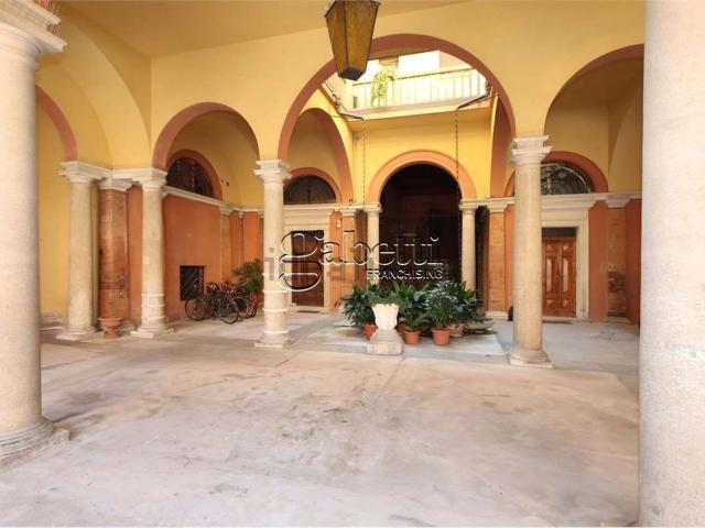 Appartamento in vendita di 130 m² in Corso Biagio Rossetti