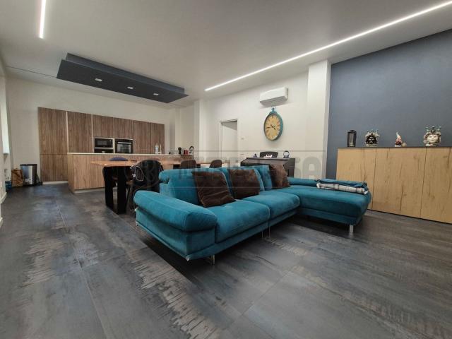 Appartamento in vendita di 130 m² in Corso Campi