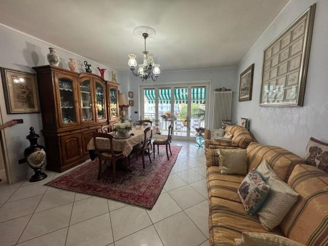 Appartamento in vendita di 130 m² in Corso Felice Cavallotti