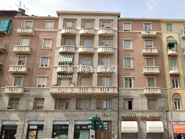 Appartamento in vendita di 130 m² in Corso Giulio Cesare, 155