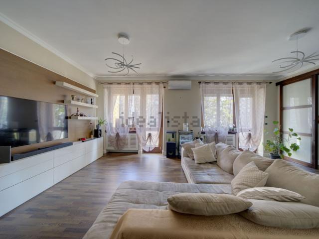 Appartamento in vendita di 140 m² in Corso Monte Cucco, 64