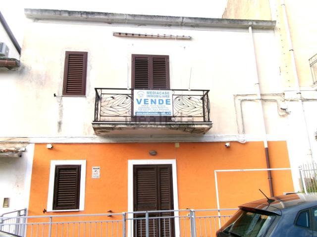 Appartamento in vendita di 130 m² in Largo A, 72