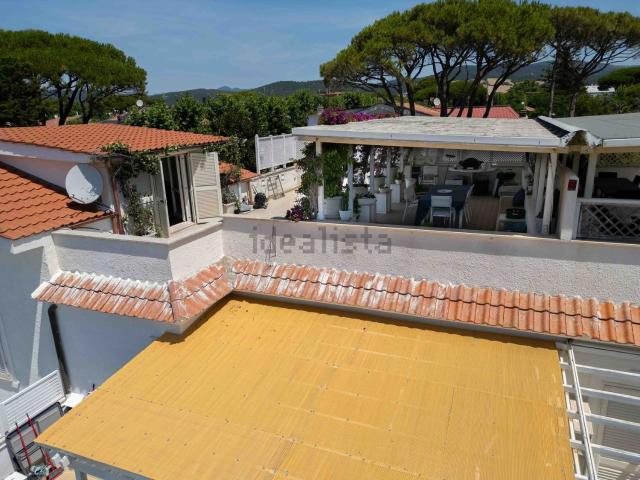 Appartamento in vendita di 130 m² in Lungomare Pyrgi, 13