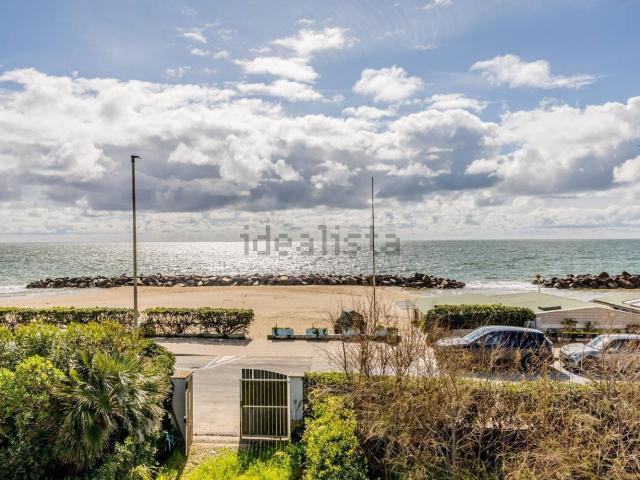 Appartamento in vendita di 130 m² in Lungomare Pyrgi, 28