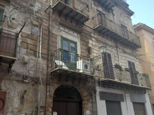 Appartamento in vendita di 130 m² in Piazza degli Aragonesi, 38